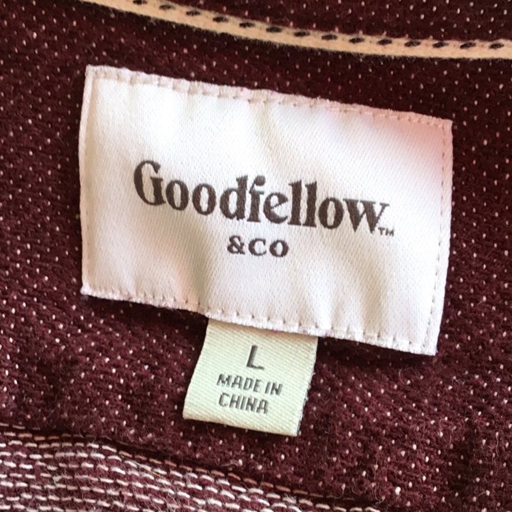 Deep burgundy button down - Picture 6 of 7